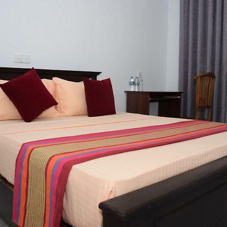דמבולה Gold Inn מראה חיצוני תמונה