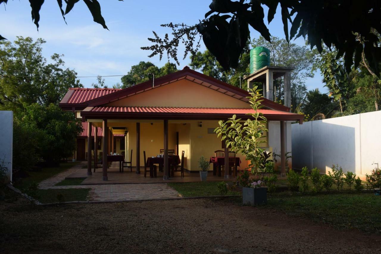 דמבולה Gold Inn מראה חיצוני תמונה